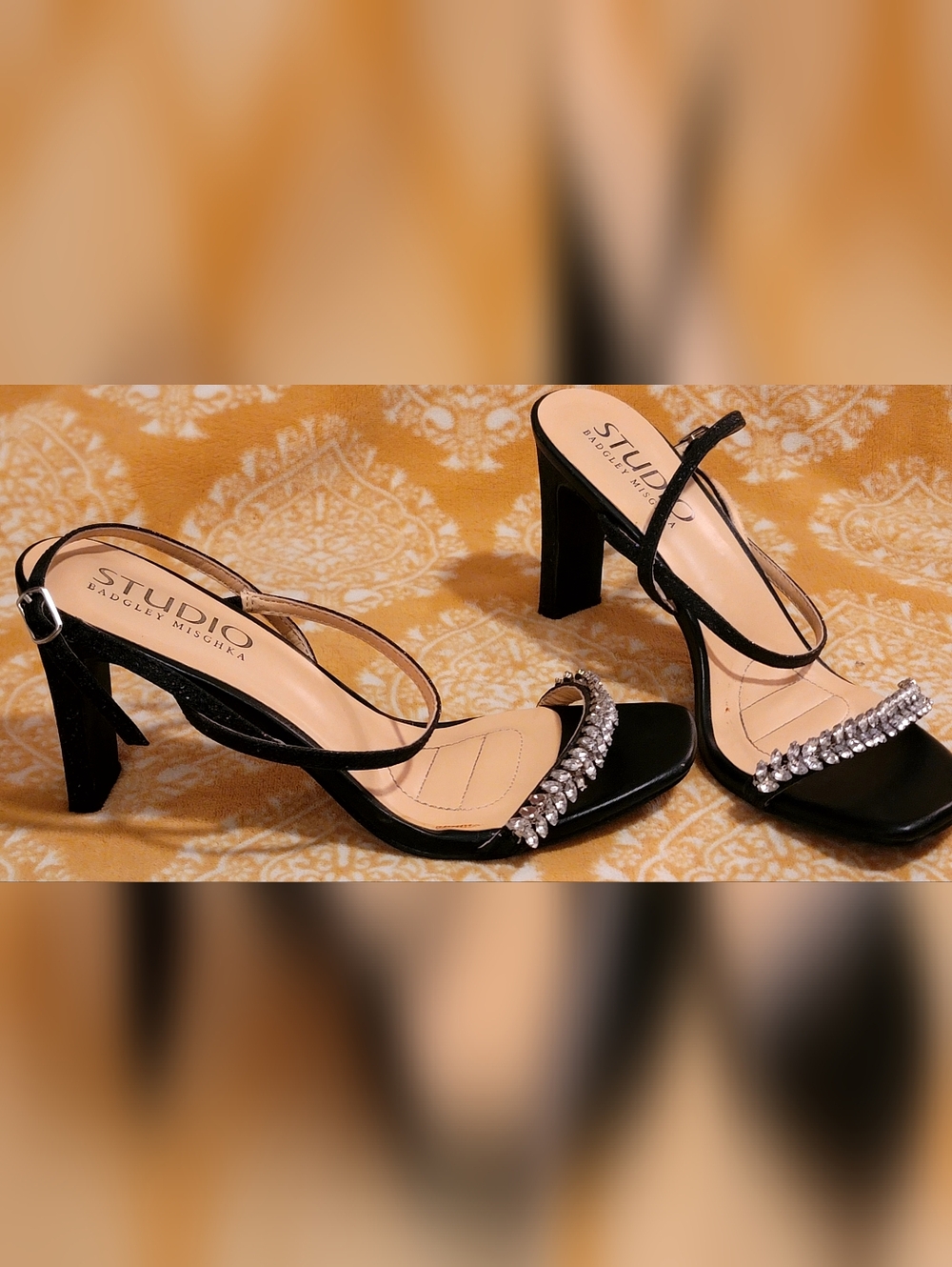 Badgley Mischka Black Sparkly heeled sandal with rhinestone leafs women size 8.5